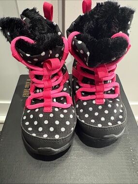 Nike Black & Hot Pink Polka Dot Girls' Winter Boots